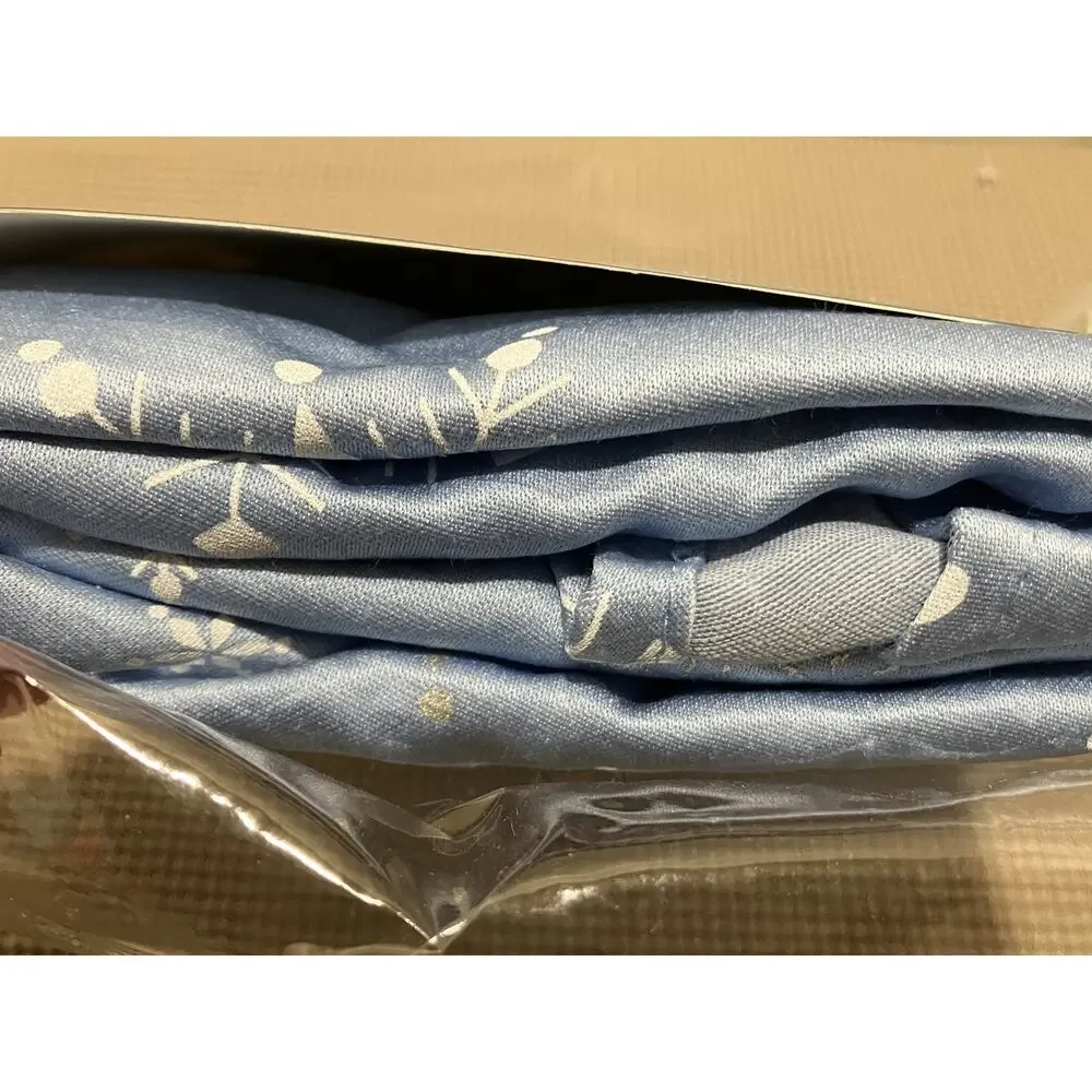 Martha Stewart Everyday First Snowfall Round Tablecloth 70